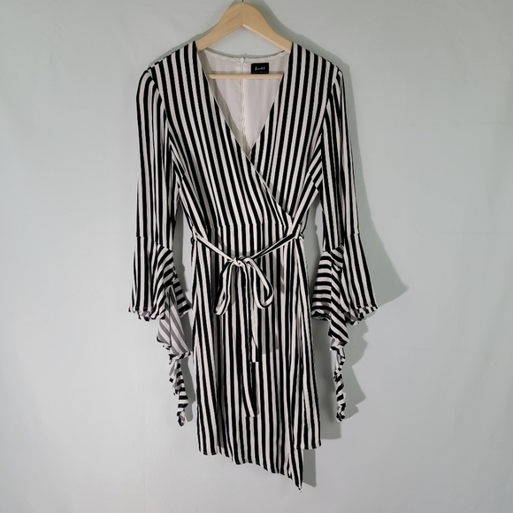 Bardot Women Black/White Striped Bell Sleeve Wrap Dress Sz 10Party Contemporary - Picture 2 of 12